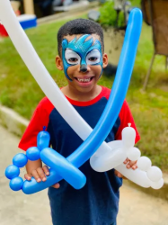 Sonic face painting and balloons.jpg 1679072539 Balloon Artist